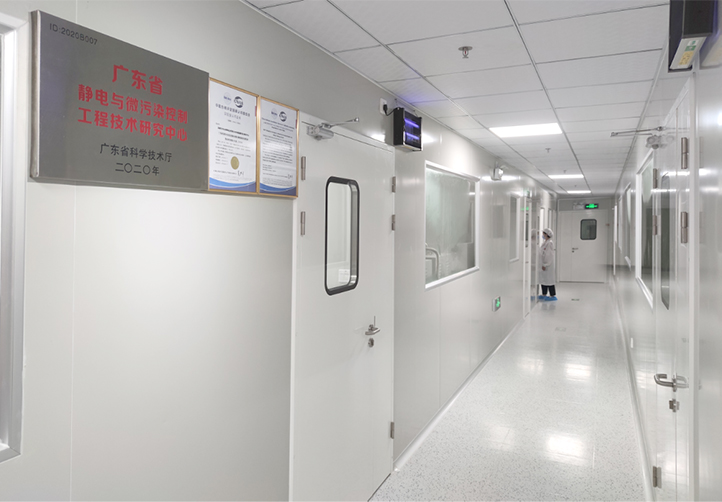 超（chāo）讚！現場實拍 “戰疫神器” 興業卓輝醫用一次性防護（hù）服生產過程