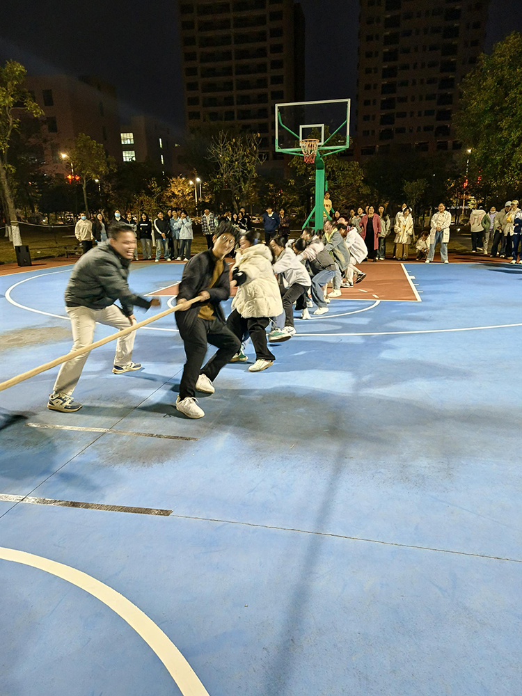 拔河1.jpg 拔河1.jpg