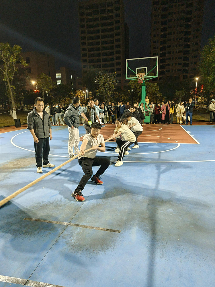 拔河2.jpg 拔河2.jpg