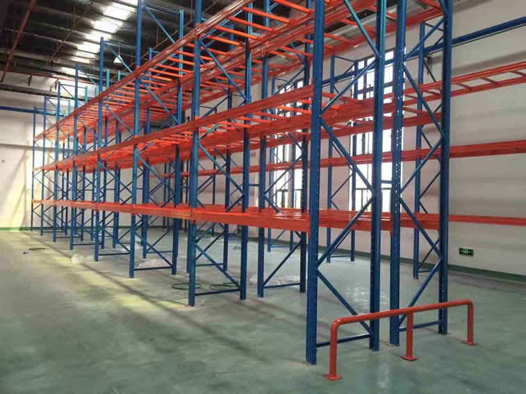 重（chóng）型（xíng）貨架